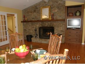 390 Windsor Road, Asheville, NC 28804